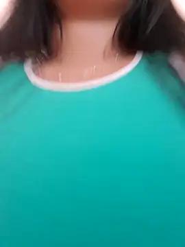 kelly_dart_hot