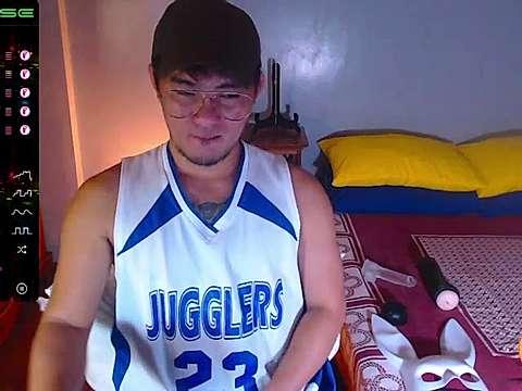 kisskissbanggbangg