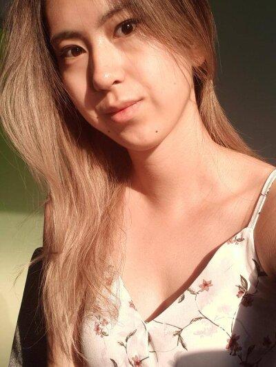 lizz_moan