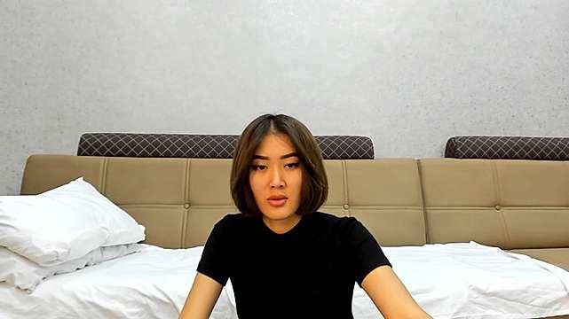 lucy_ayama