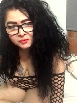 mamikisses