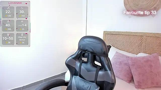 mia_collins96