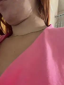 mia_hot4