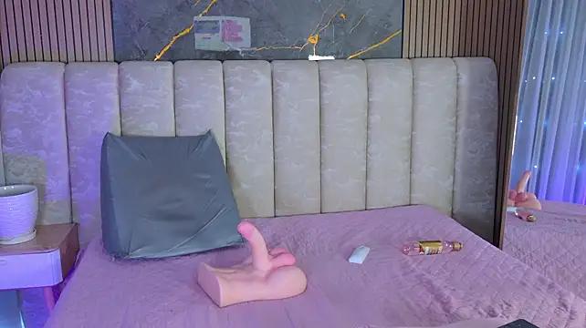 mia_scot