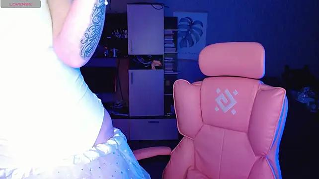 mischellemeow13