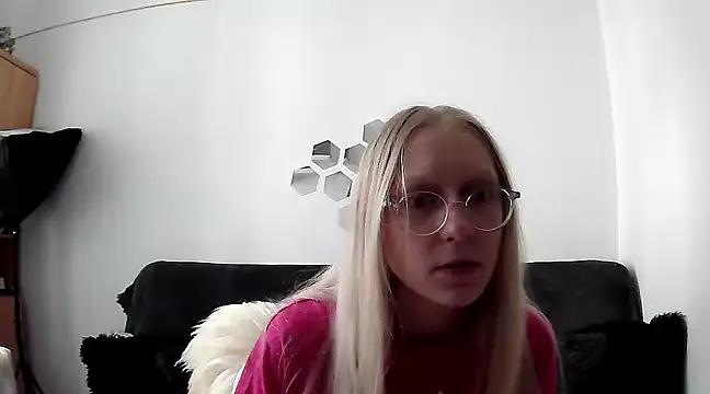 moon_blonde