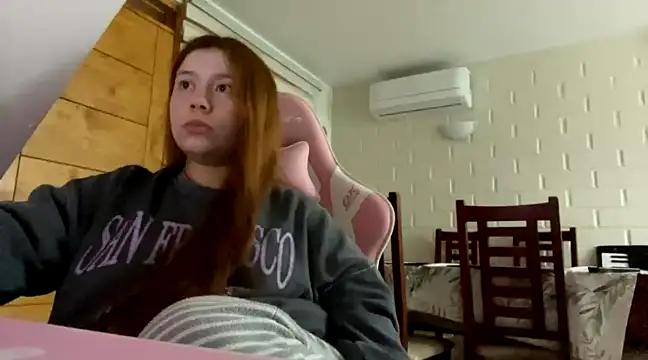 nini_hot1