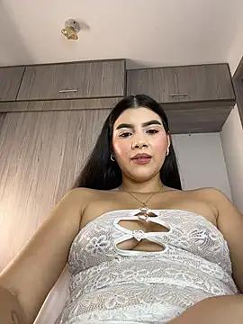 nyla_rose_