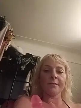 ticklemepinkk