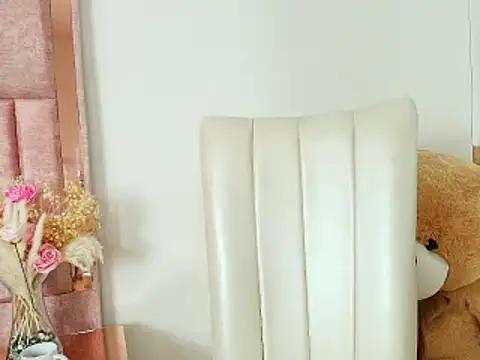 valerie_frox