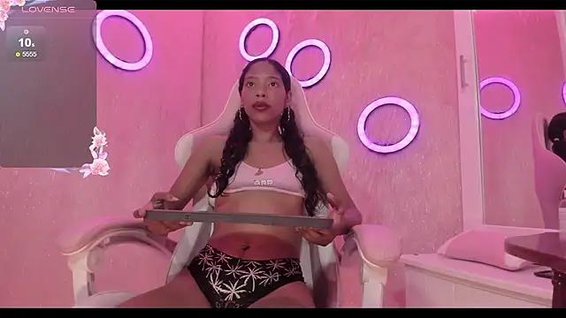 violet_brunnette